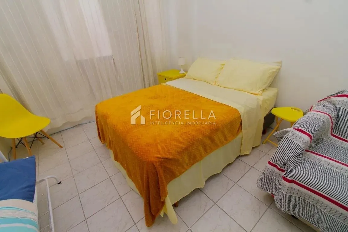 Furnished studio 35 m² with an open kitchen and gas stove — photo 12