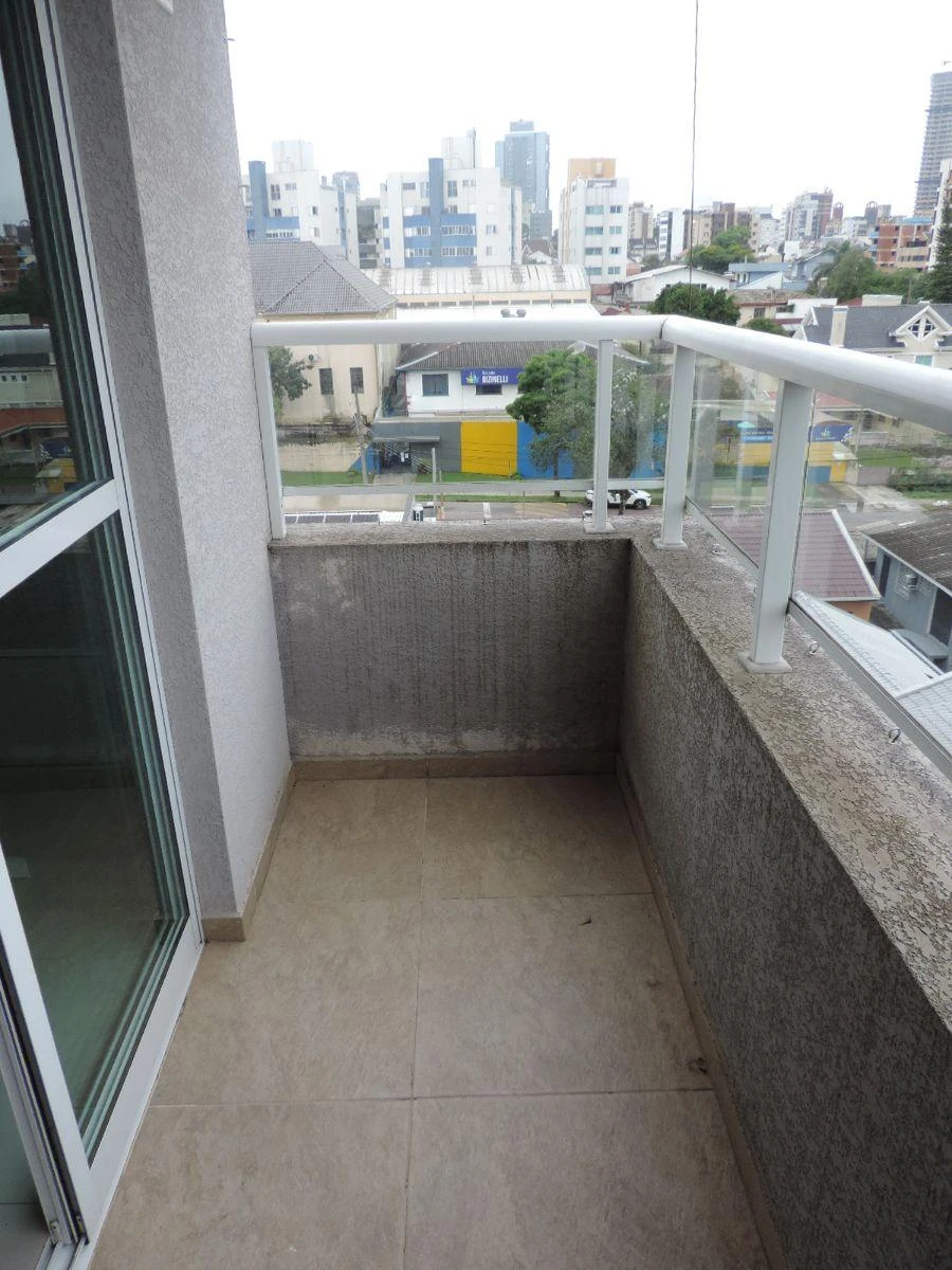 Glass-enclosed balcony in a 2-bedroom apartment, 70 m² — photo 6