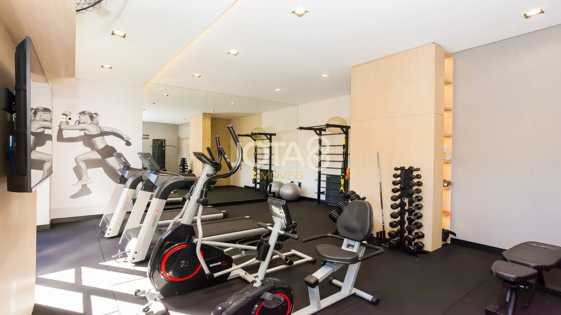 Furnished 220 m² apartment with 3 en-suite bedrooms — photo 31
