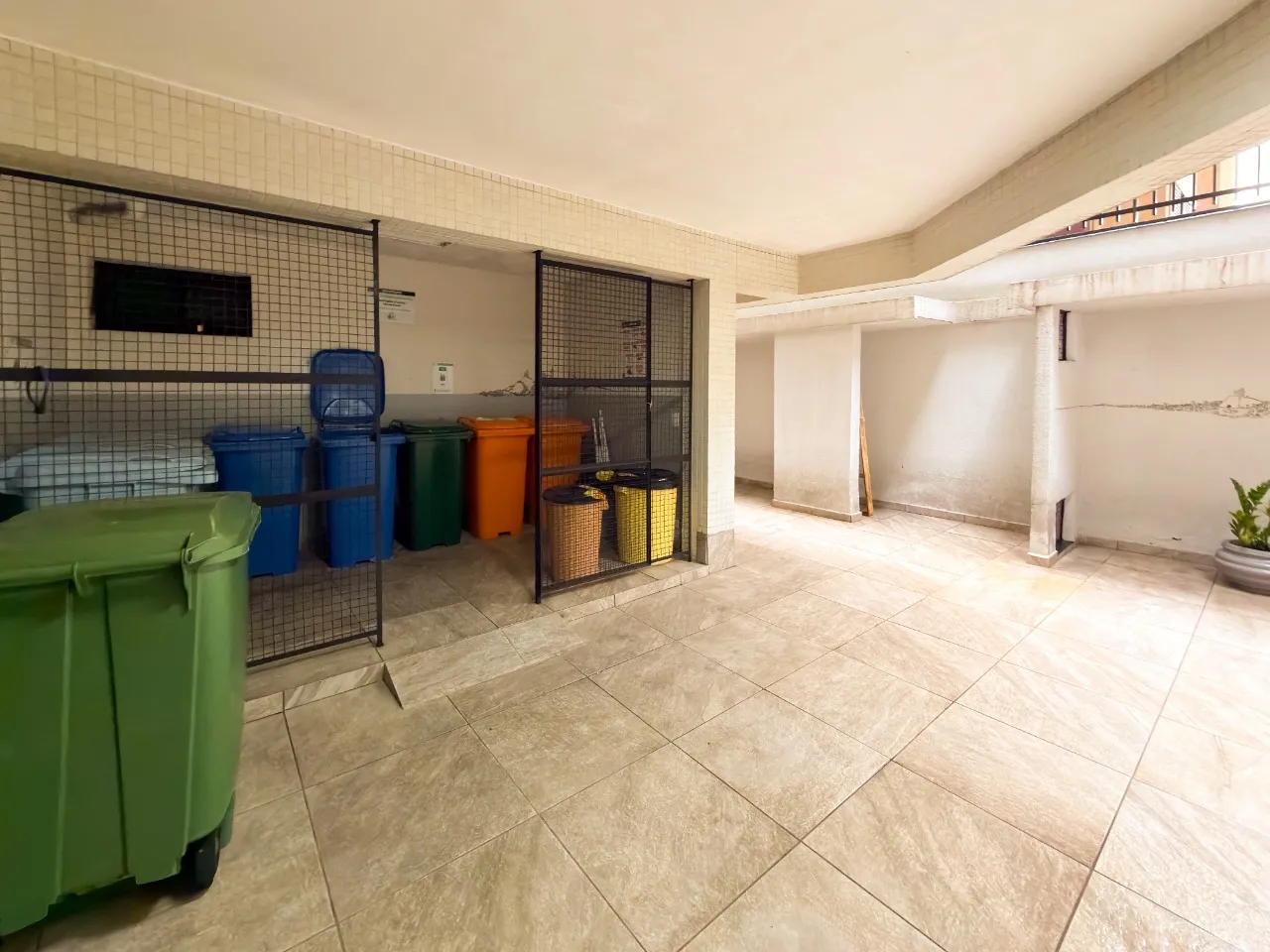 2-bedroom apartment with en-suite and enclosed balcony — photo 14