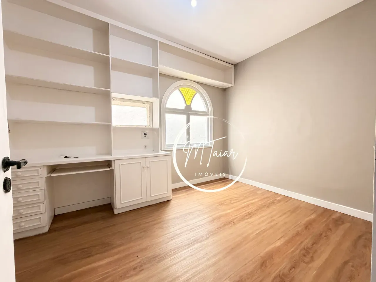Рабочее место и 4 спальни: квартира 145 м² — photo 12
