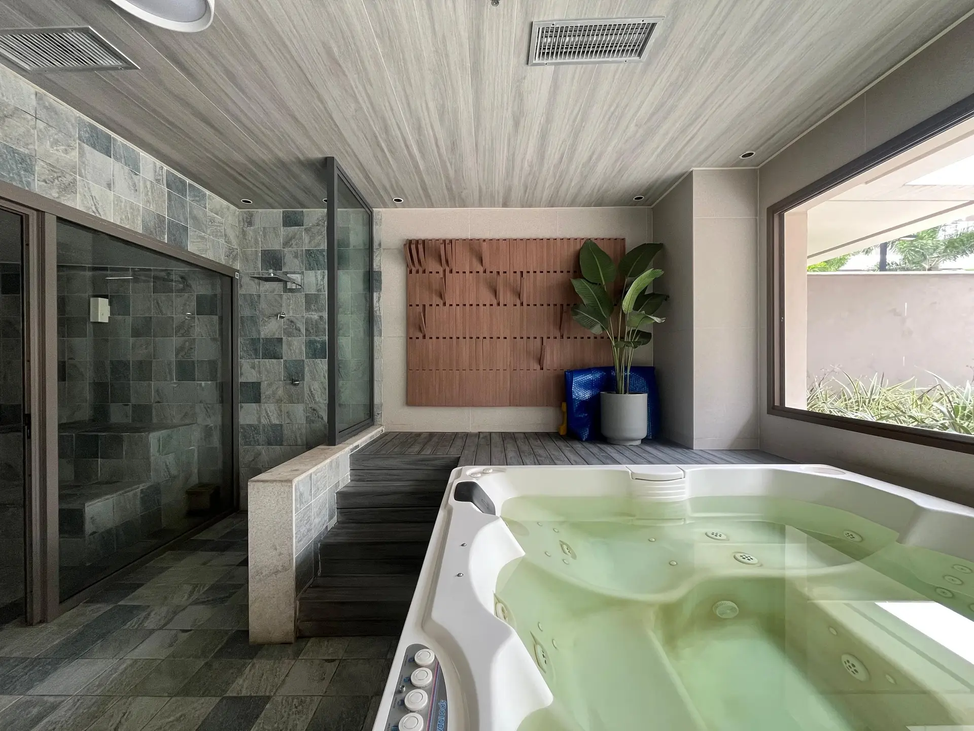 Furnished apartment, 86 m², with a washing machine — photo 43