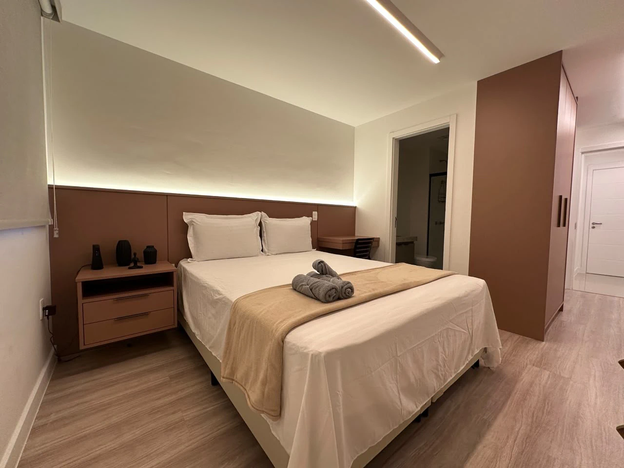 87 m² apartment with a home office and a mountain view — photo 4