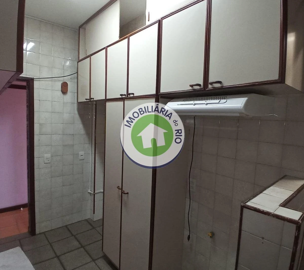 3-bedroom, 2-bath apartment with no parking space — photo 32
