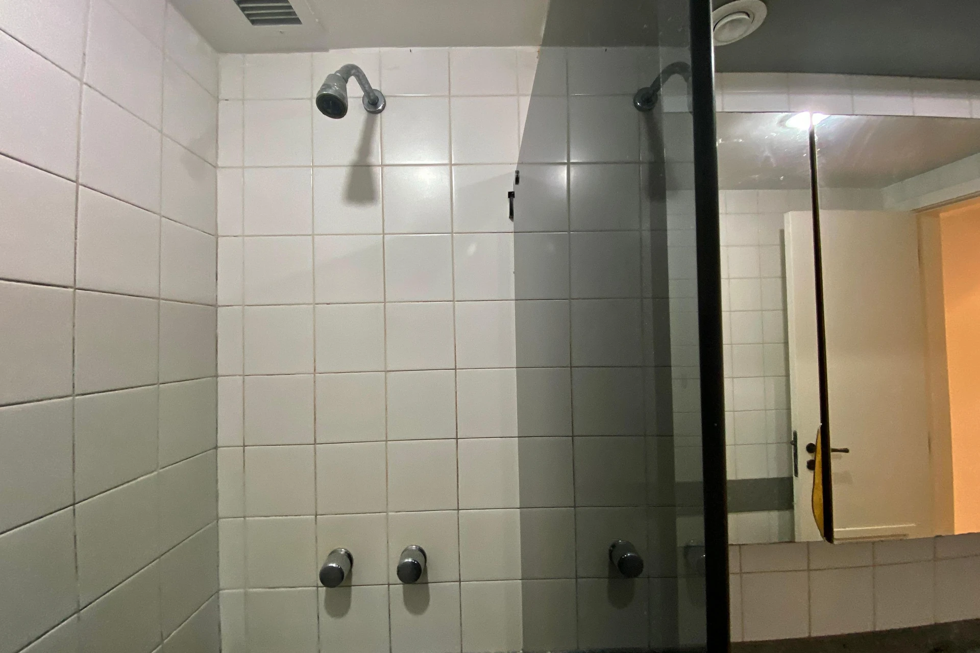 2-bedroom apartment in a building with a sauna — photo 42