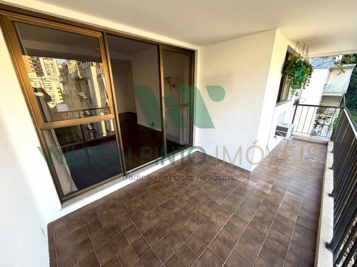 2-bedroom apartment with a mountain view in Rio de Janeiro — photo 3