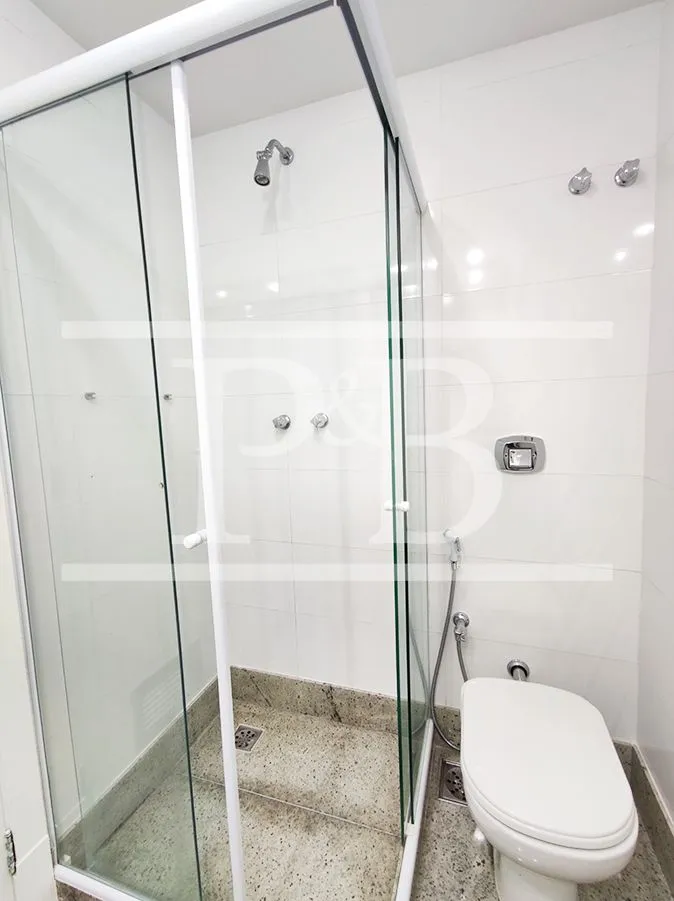 4-bedroom apartment with balcony, 300 m² — photo 22