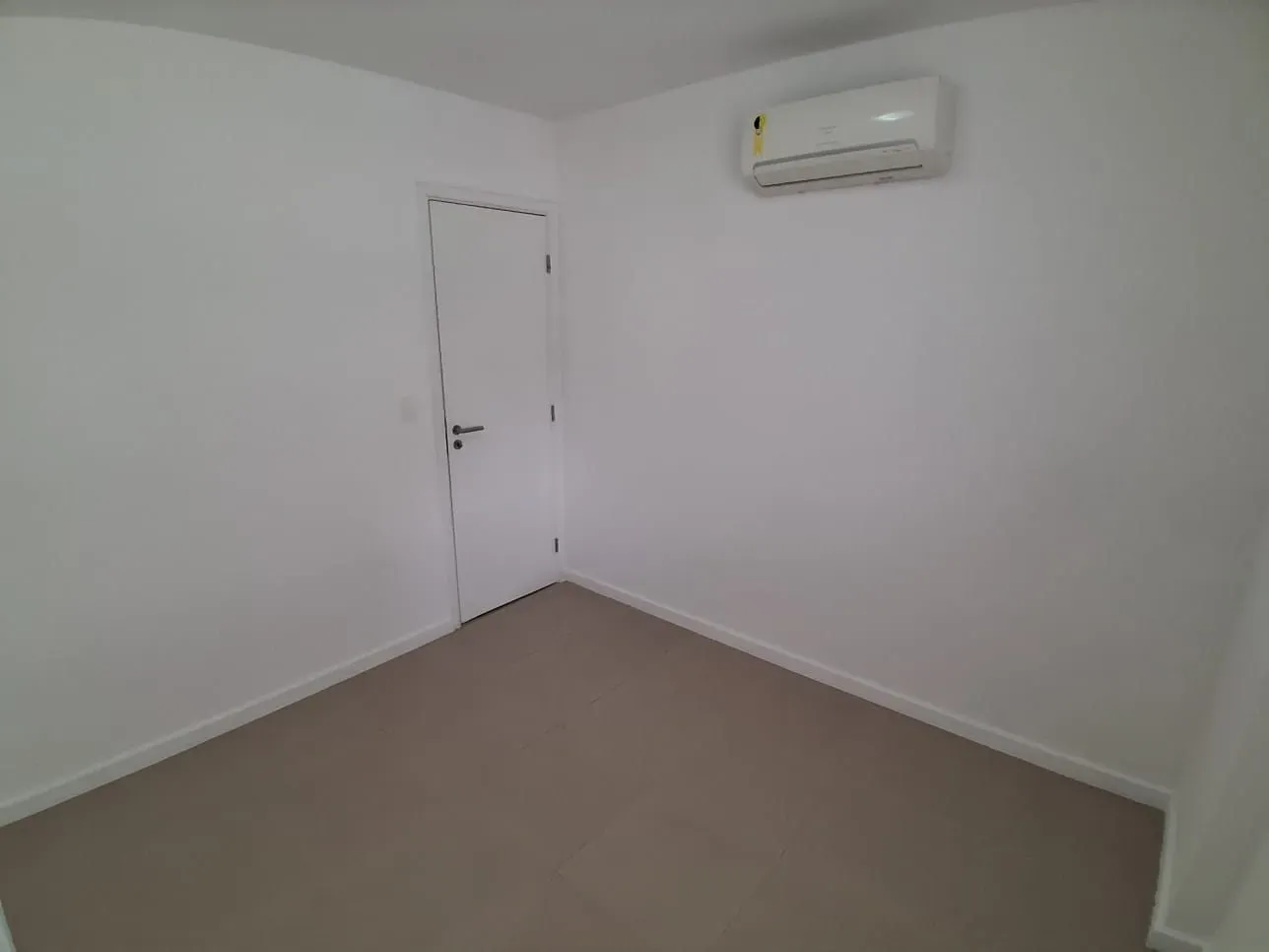 107 m² apartment with 4 bedrooms and 2 parking spaces — photo 18