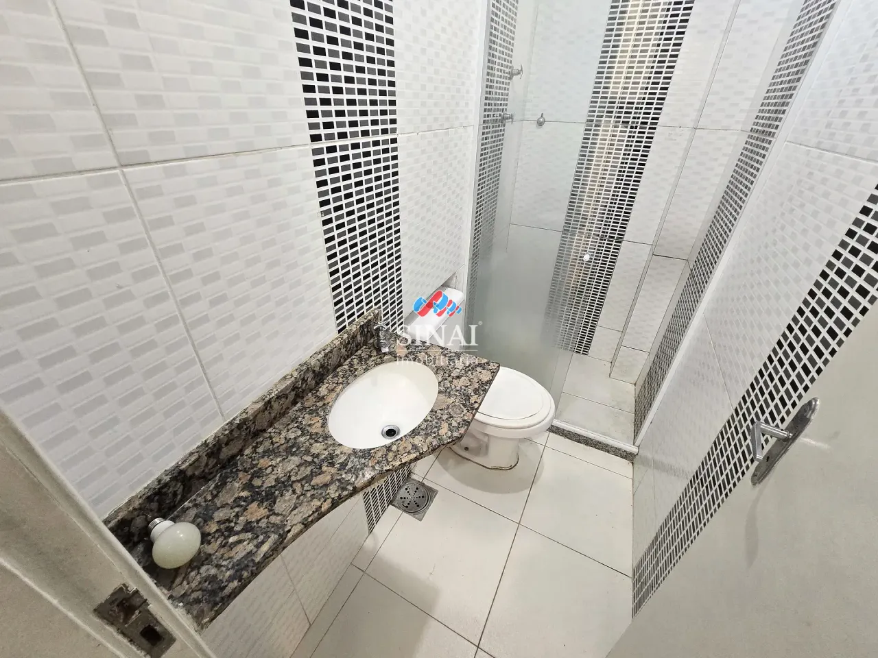 Apartamento de 2 quartos com cozinha aberta e fogão a gás — photo 4