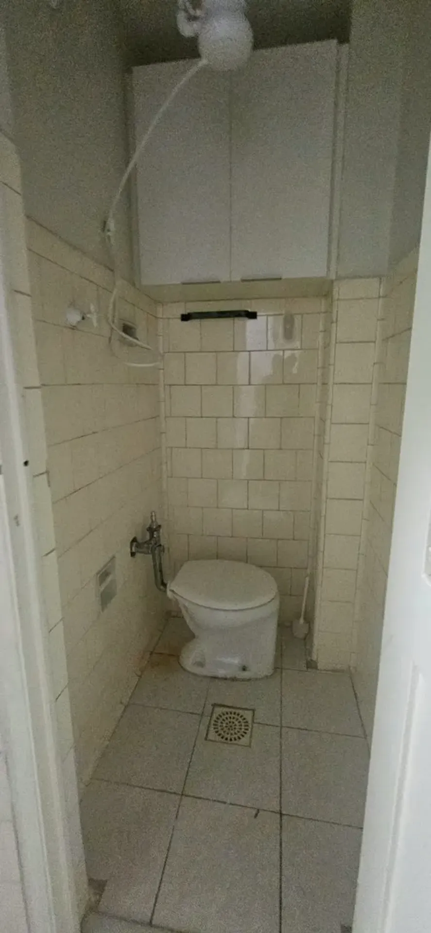 Apartamento de 2 quartos com piso de madeira ou laminado — photo 4