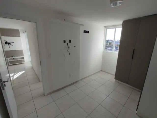 2-bedroom apartment in a building with a gym — photo 10
