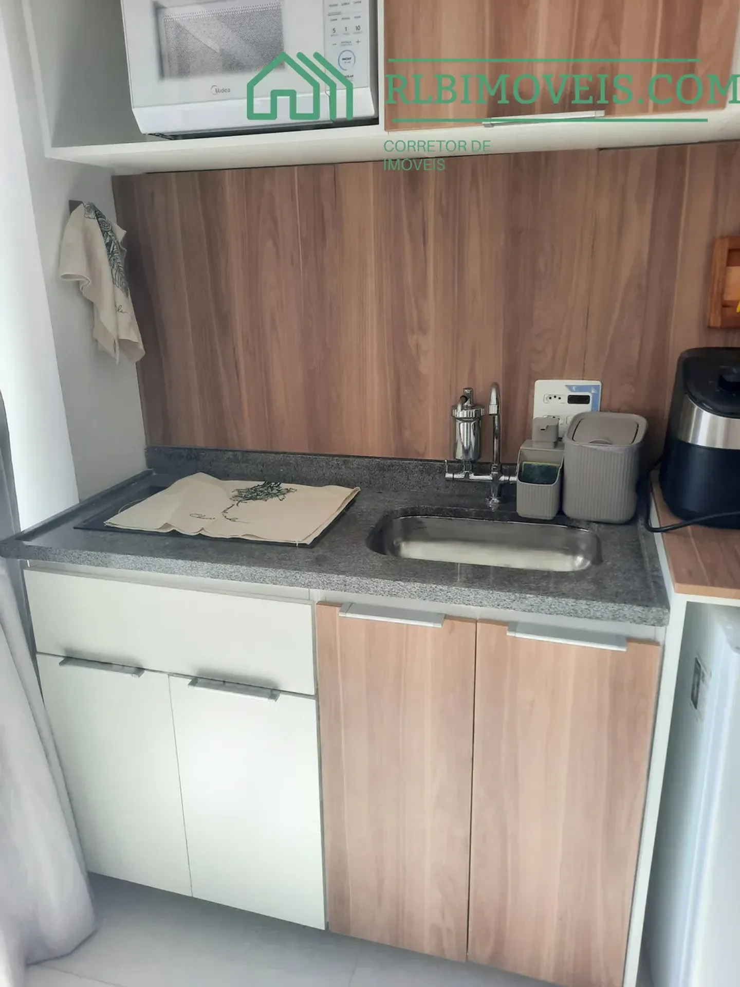1-bedroom apartment with air conditioning and microwave — photo 19