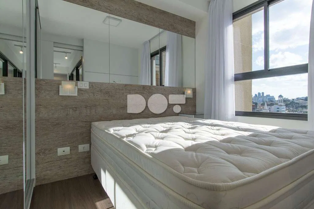 One-bedroom apartment in a building with a gym — photo 3