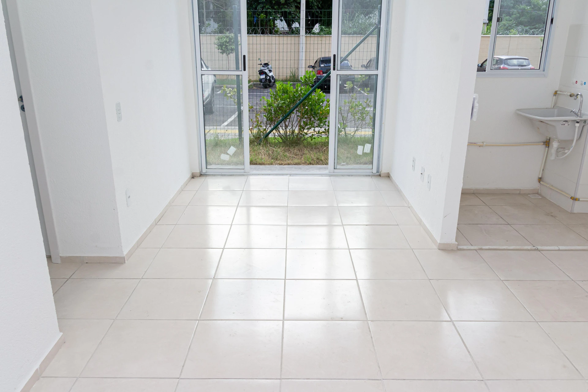 Apartamento de 2 habitaciones con balcón y jardín privado — photo 7