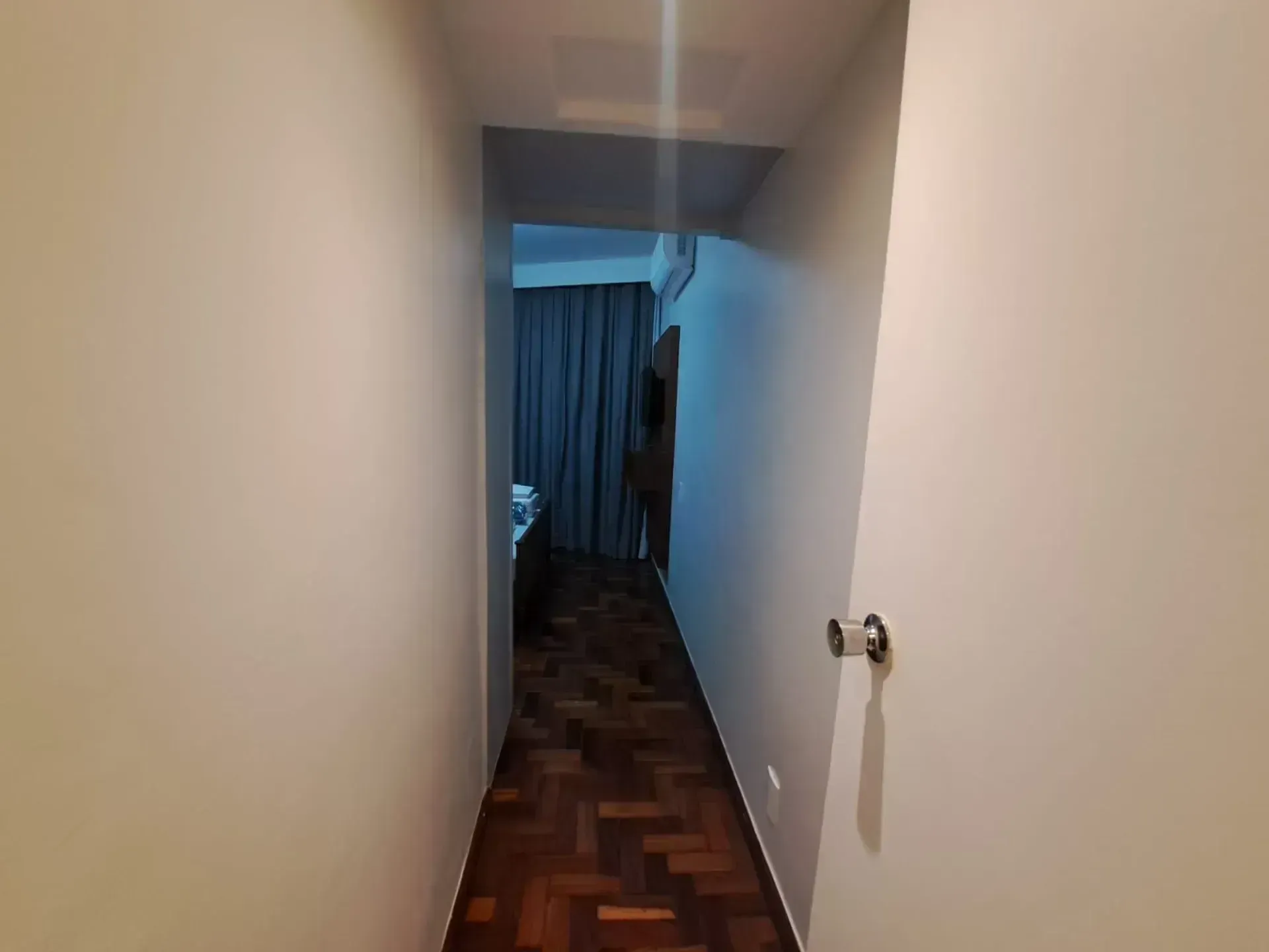 Furnished apartment with 4 bedrooms and 4 bathrooms — photo 34