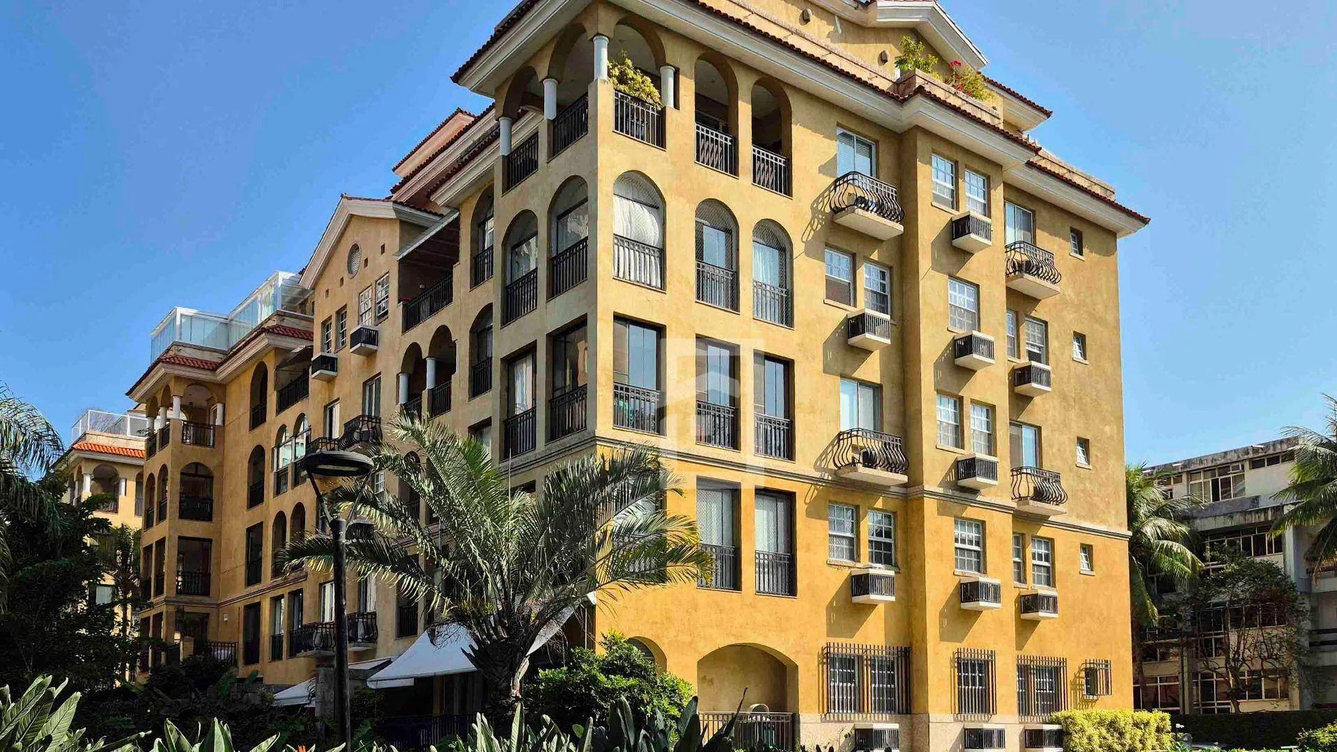 2-bedroom apartment with balcony and 105 m² — photo 34