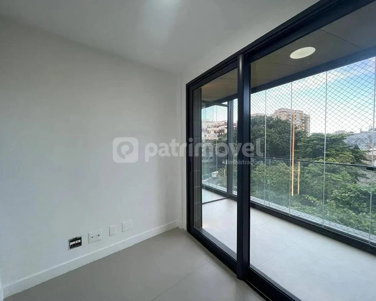 Невмебльована квартира з 3 кімнатами та 197 м² — photo 23