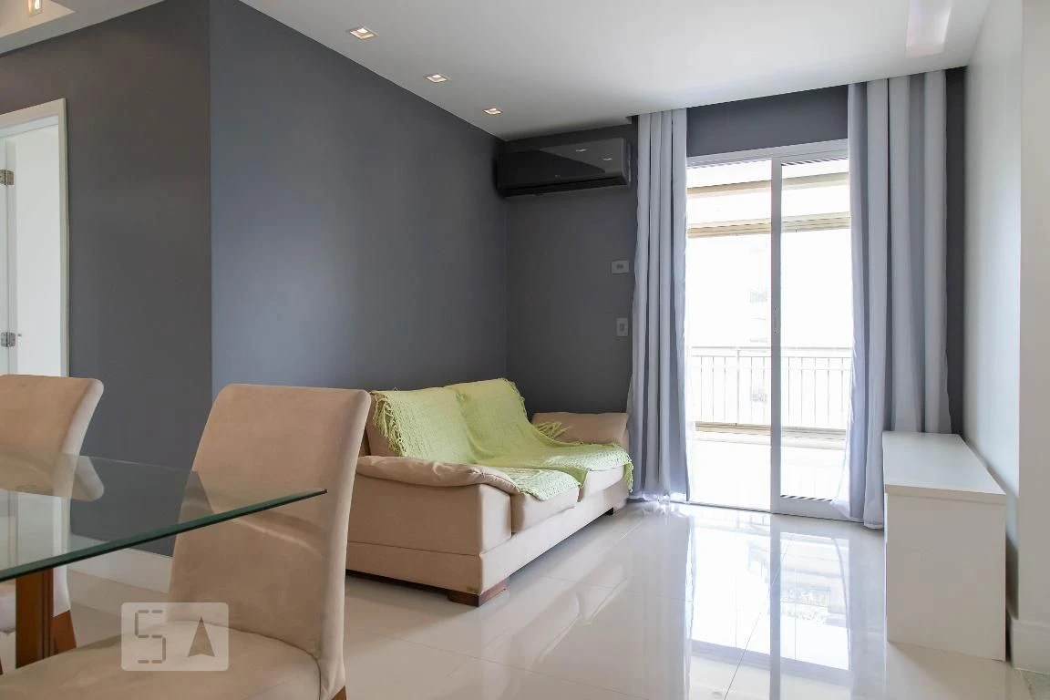 Balcony with a grill in a 2-bedroom apartment, 90 m² — photo 18