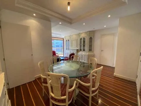 Furnished apartment with 3 bedrooms and 4 bathrooms — photo 4