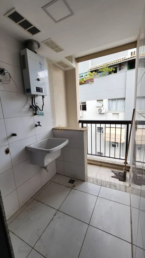 Unfurnished apartment with 3 bedrooms and 2 bathrooms — photo 7