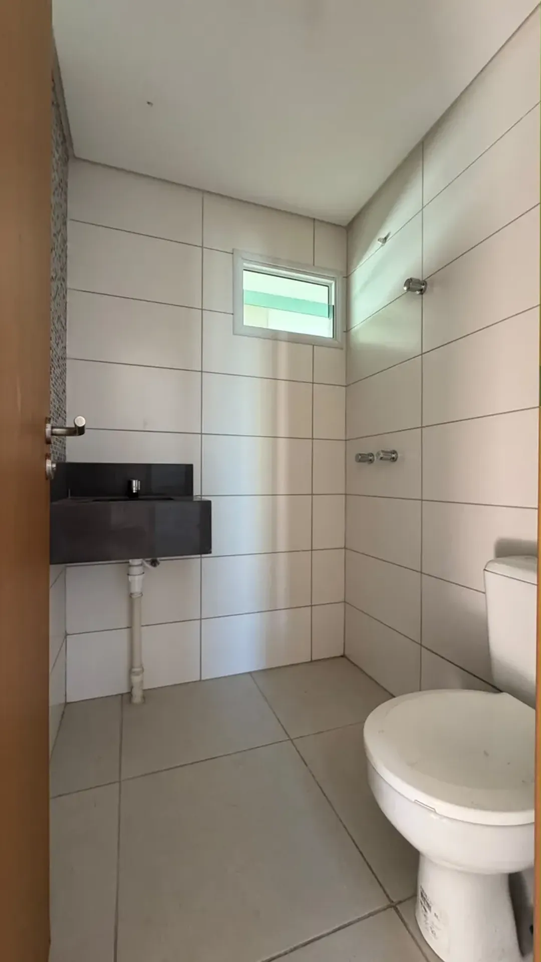 Bathtub in a 3-bedroom apartment, 87 m² — photo 25