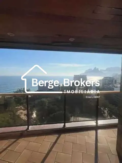 Triplex penthouse with 4 bedrooms and 5 bathrooms — photo 19