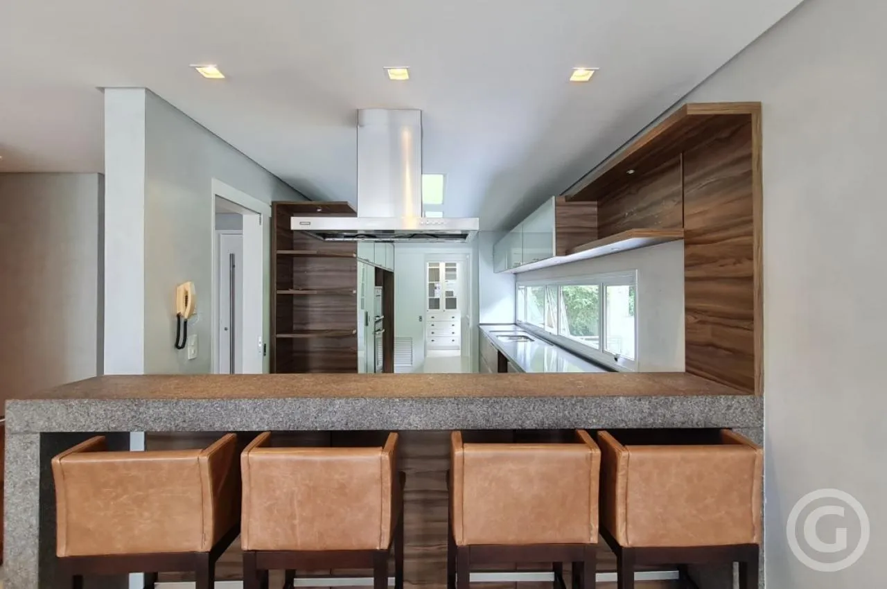 2-bedroom apartment with a water view in Florianópolis — photo 7