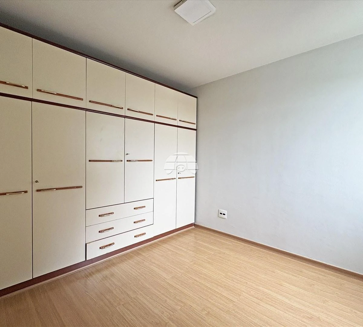 Дерев'яна підлога або ламінат та 1 спальня: квартира 36 м² — photo 10