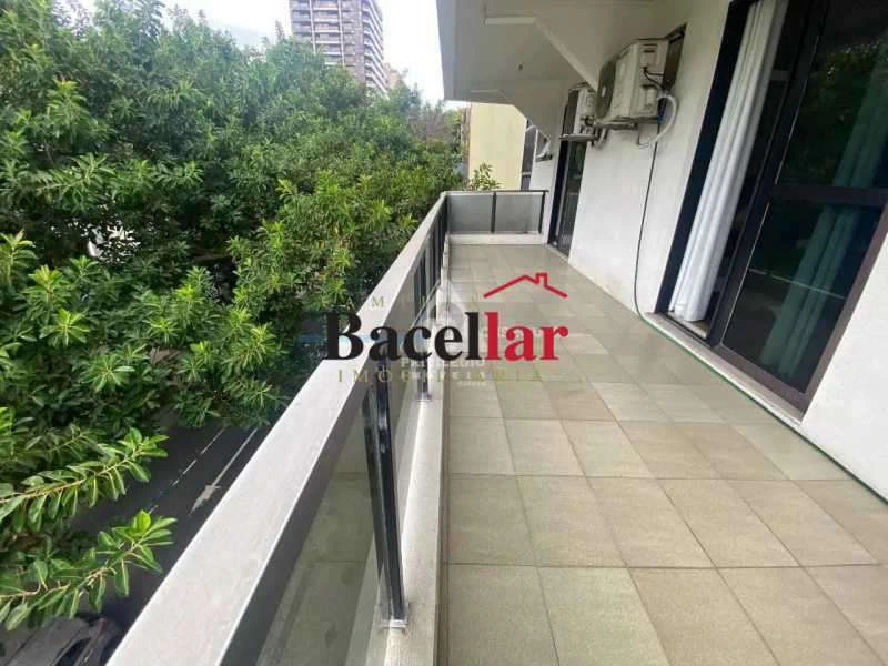 2-bedroom apartment with 4 bathrooms and 180 m² — photo 11