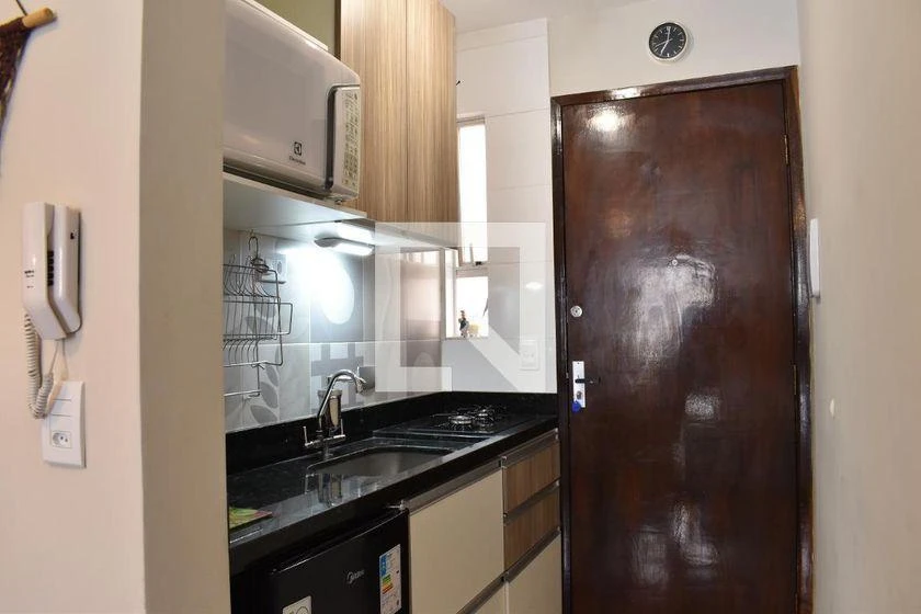 Furnished studio with 1 bedroom and a balcony — photo 9
