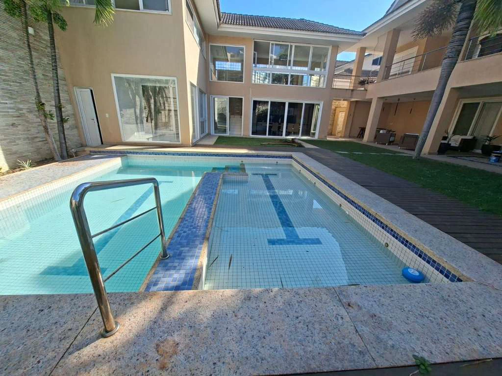 Furnished 1200 m² house with 5 suites and 7 bathrooms — photo 17