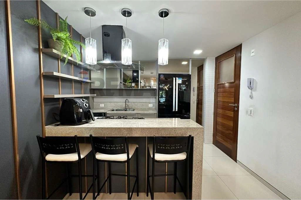 4-bedroom rental apartment with 150 m² and 2 parking spots — photo 2