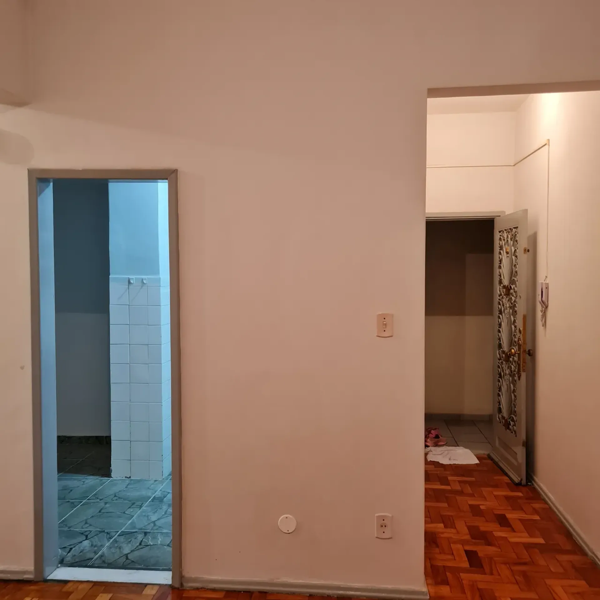 Apartment on the 9th floor with wood or laminate floors — photo 45