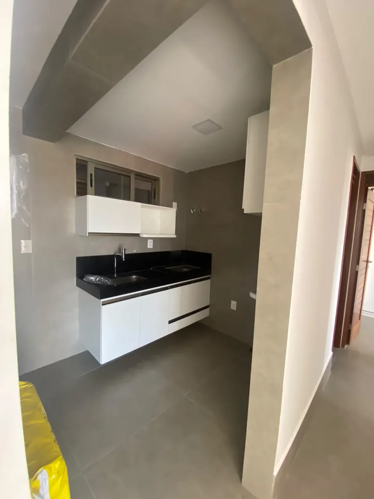 Засклений балкон та 2 спальні: квартира 55 м² — photo 2