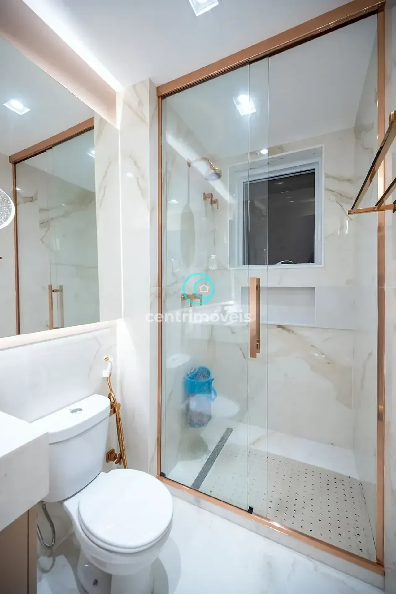 Furnished 266 m² apartment with 4 bedrooms and balcony — photo 40