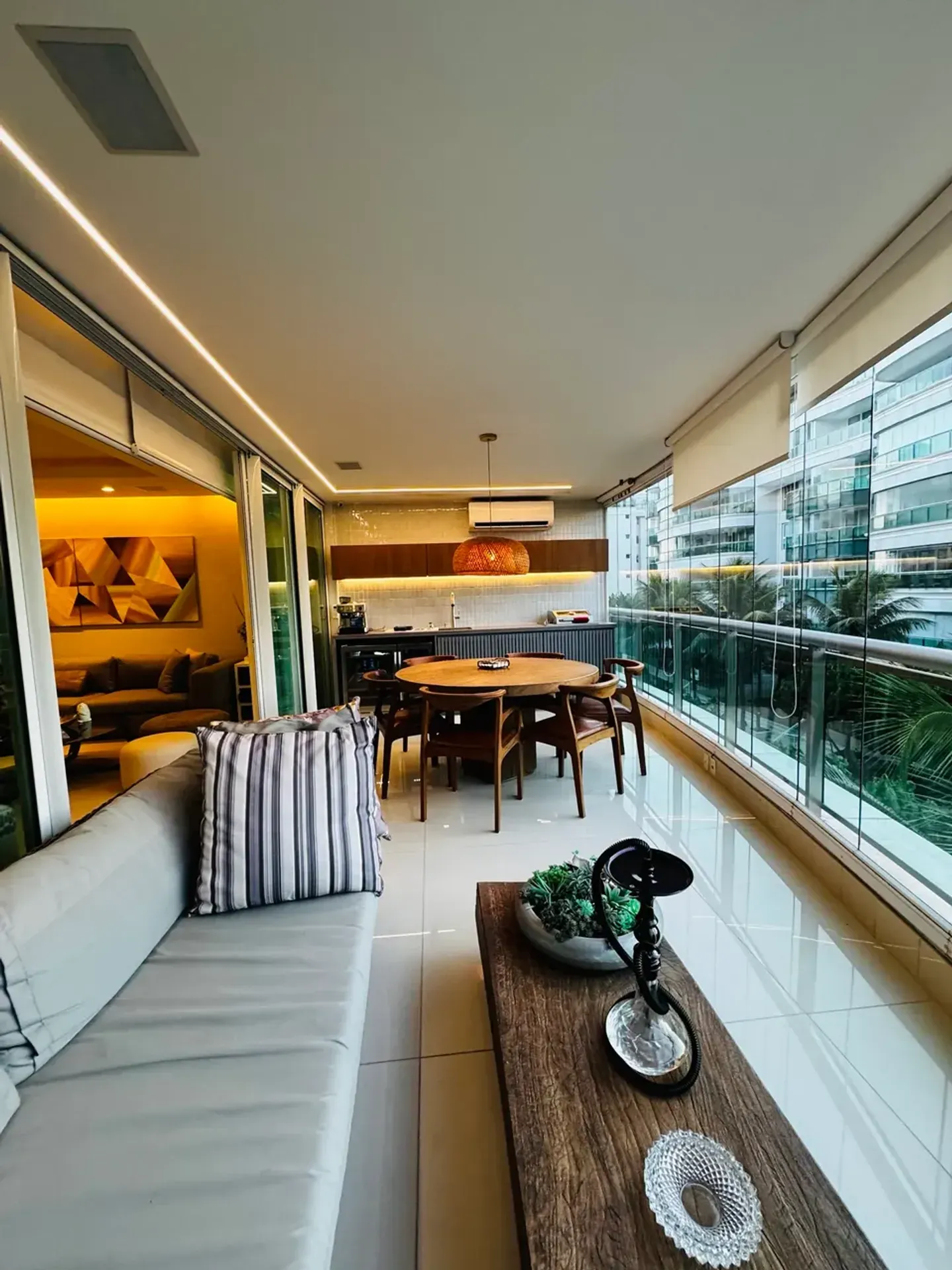 Furnished apartment with 4 bedrooms and open-plan kitchen — photo 23