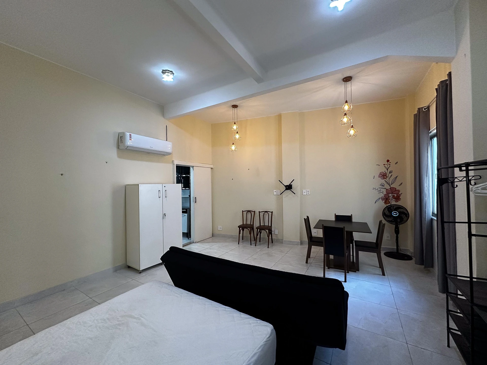 Furnished studio with 1 bedroom and 1 bathroom, no parking — photo 14
