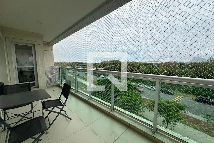 Furnished 2-bedroom apartment with balcony — photo 26