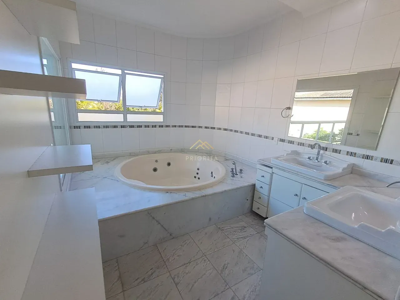 Casa em condomínio fechado com 6 quartos e 13 banheiros — photo 28