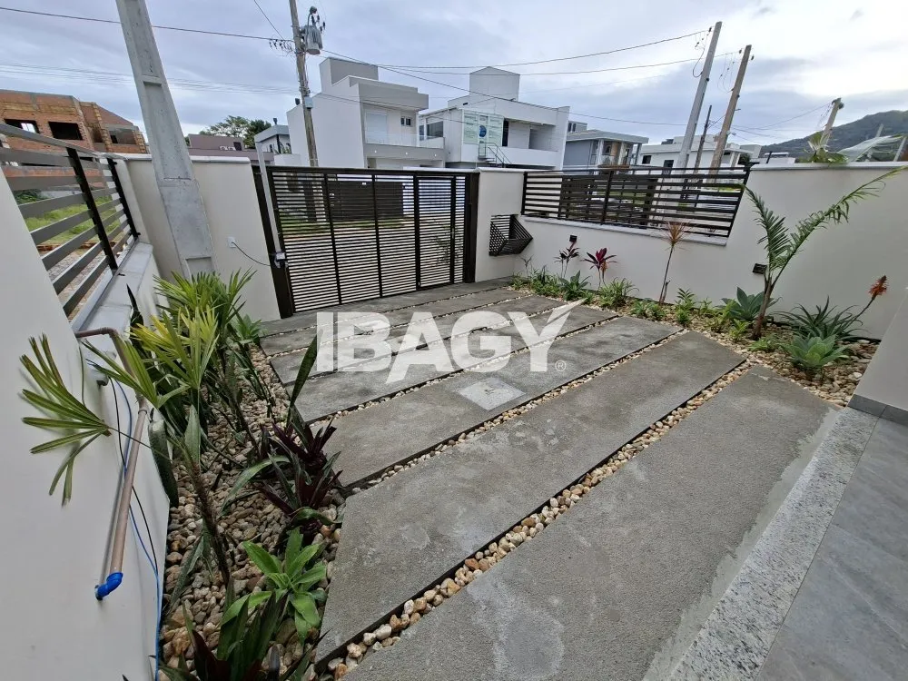 House with 3 en-suite bedrooms and 2 parking spots — photo 23