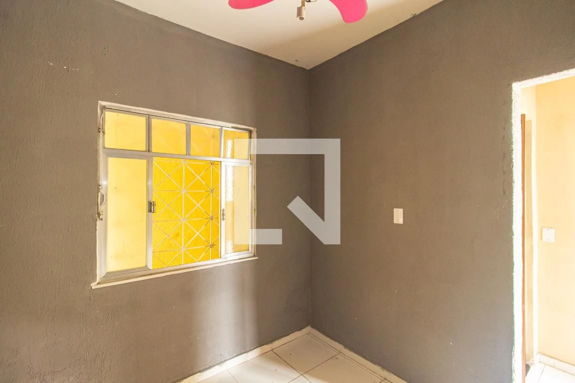 Unfurnished house with 2 bedrooms and 1 tiled bath — photo 18