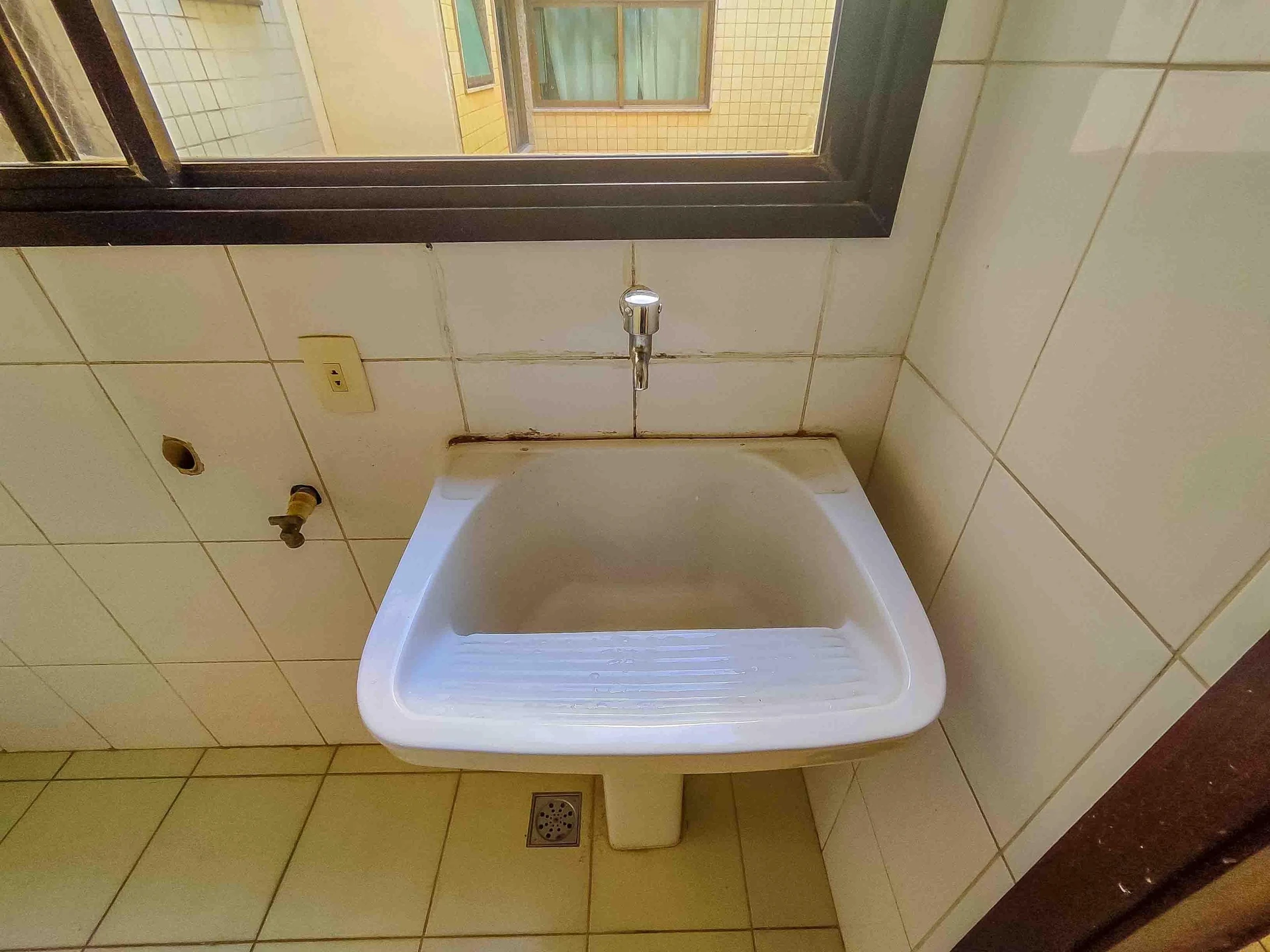 Apartamento sem mobília com 3 quartos e área de lavanderia — photo 45