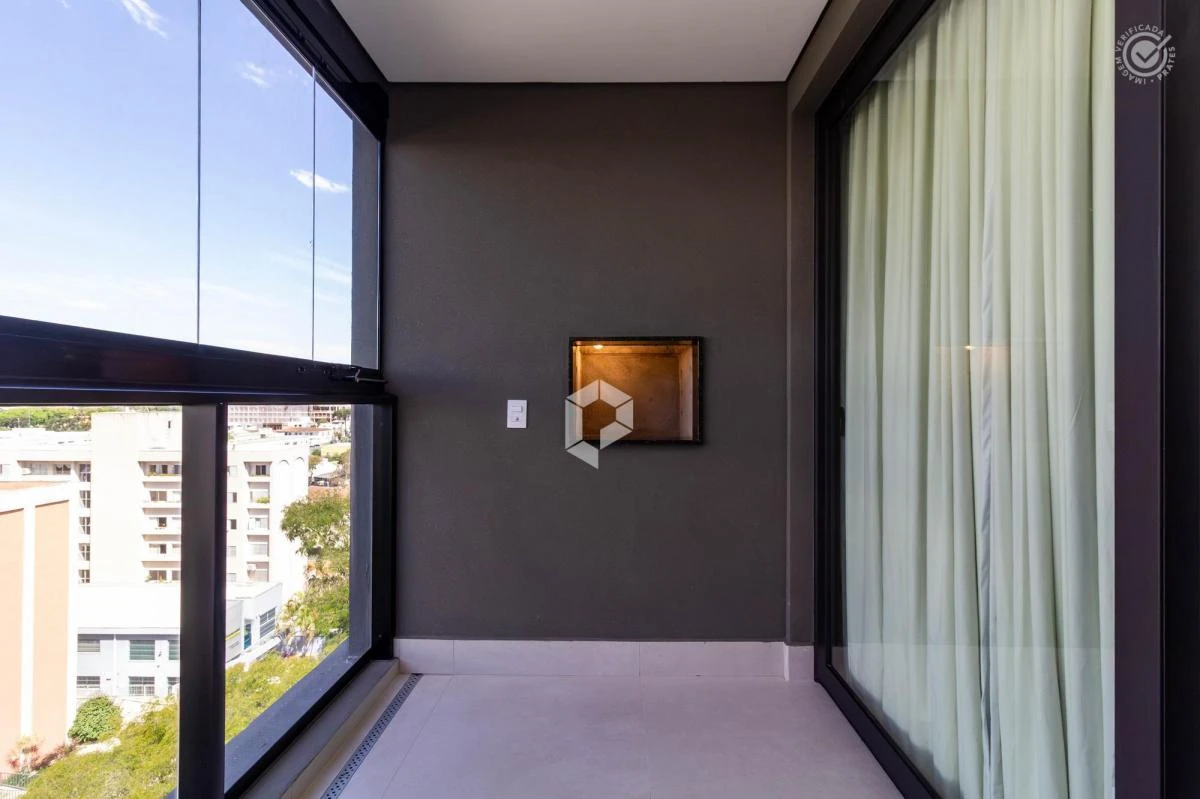 One-bedroom apartment in a building with a gym — photo 14