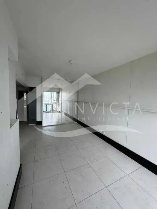 Residential apartment with 3 bedrooms and enclosed balcony — photo 5