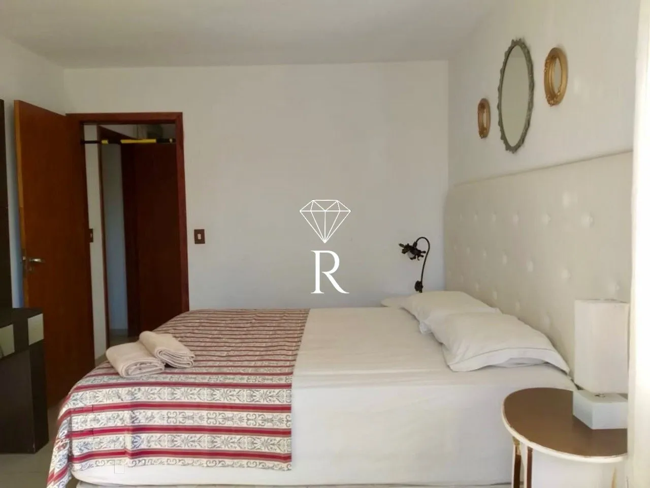 Casa de 6 dormitorios con balcón y parrilla — photo 25