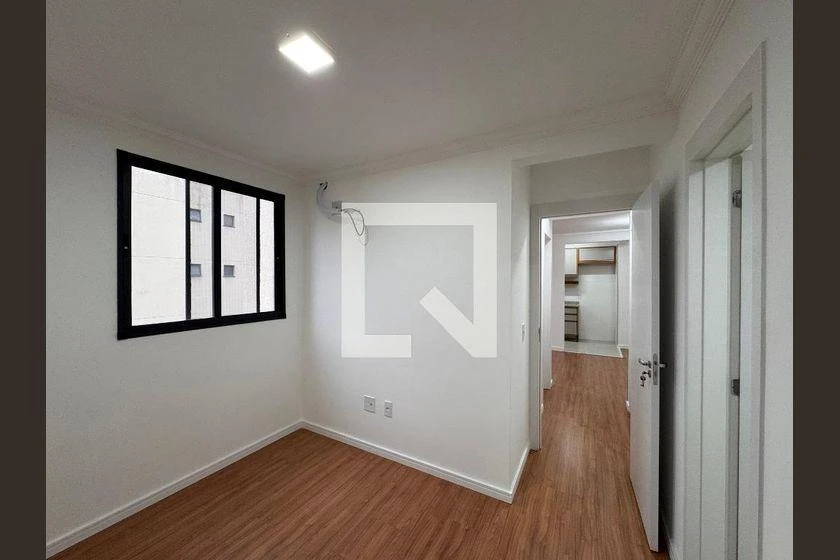 Wood or laminate floors in a 2-bedroom apartment, 55 m² — photo 4