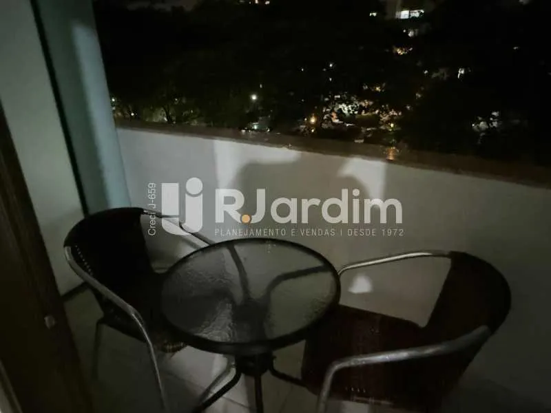 1-bedroom apartment with balcony and no parking