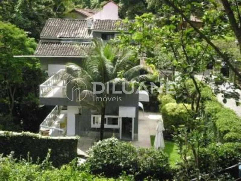 297 m² house with 6 bedrooms and 7 bathrooms — photo 21