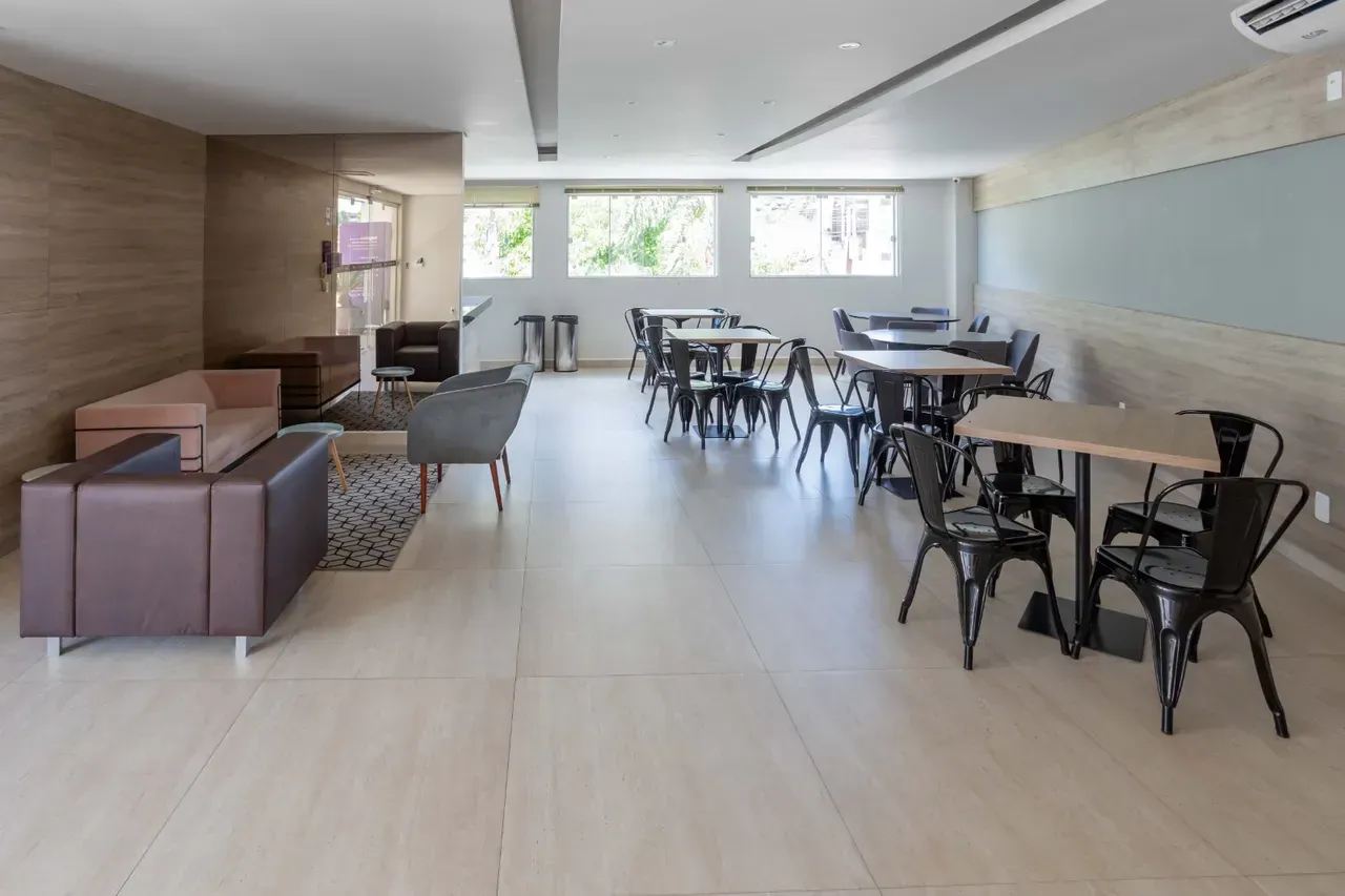 Furnished 2-bedroom apartment with open kitchen — photo 7