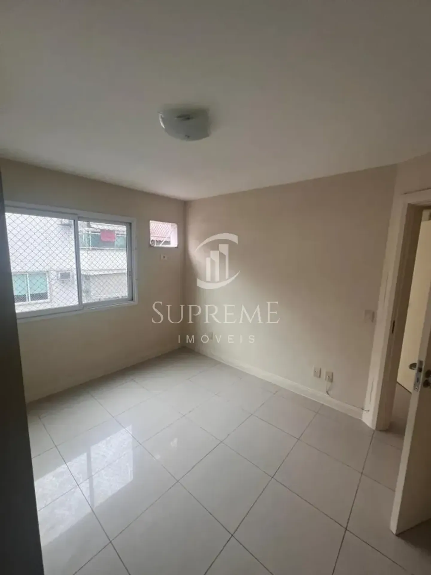 Jacuzzi in a 3-bedroom apartment, 119 m² — photo 20